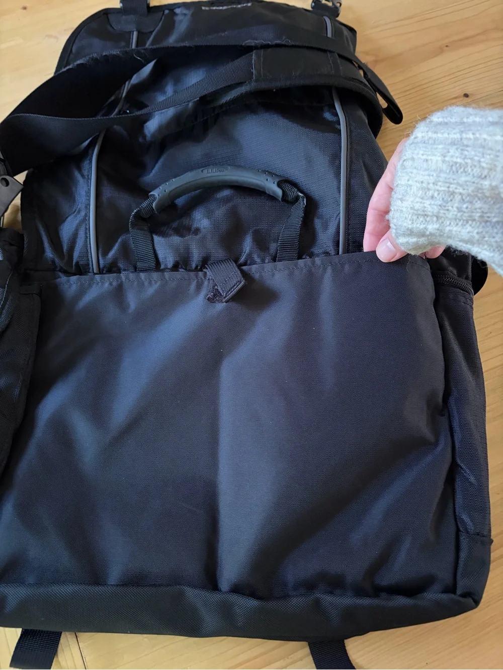L.L. Bean black nylon Messenger bag crossbody, laptop, computer travel shoulder